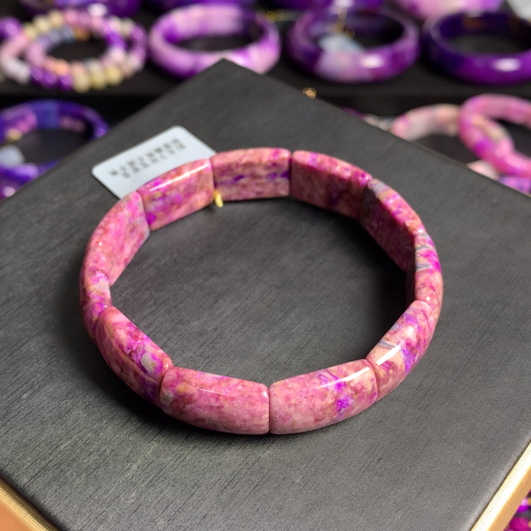 未镶嵌苏纪石（舒俱来）蜜桃樱花粉镯排