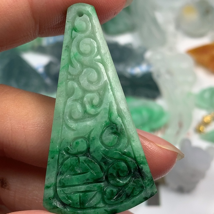 定制翡翠未镶嵌翡翠