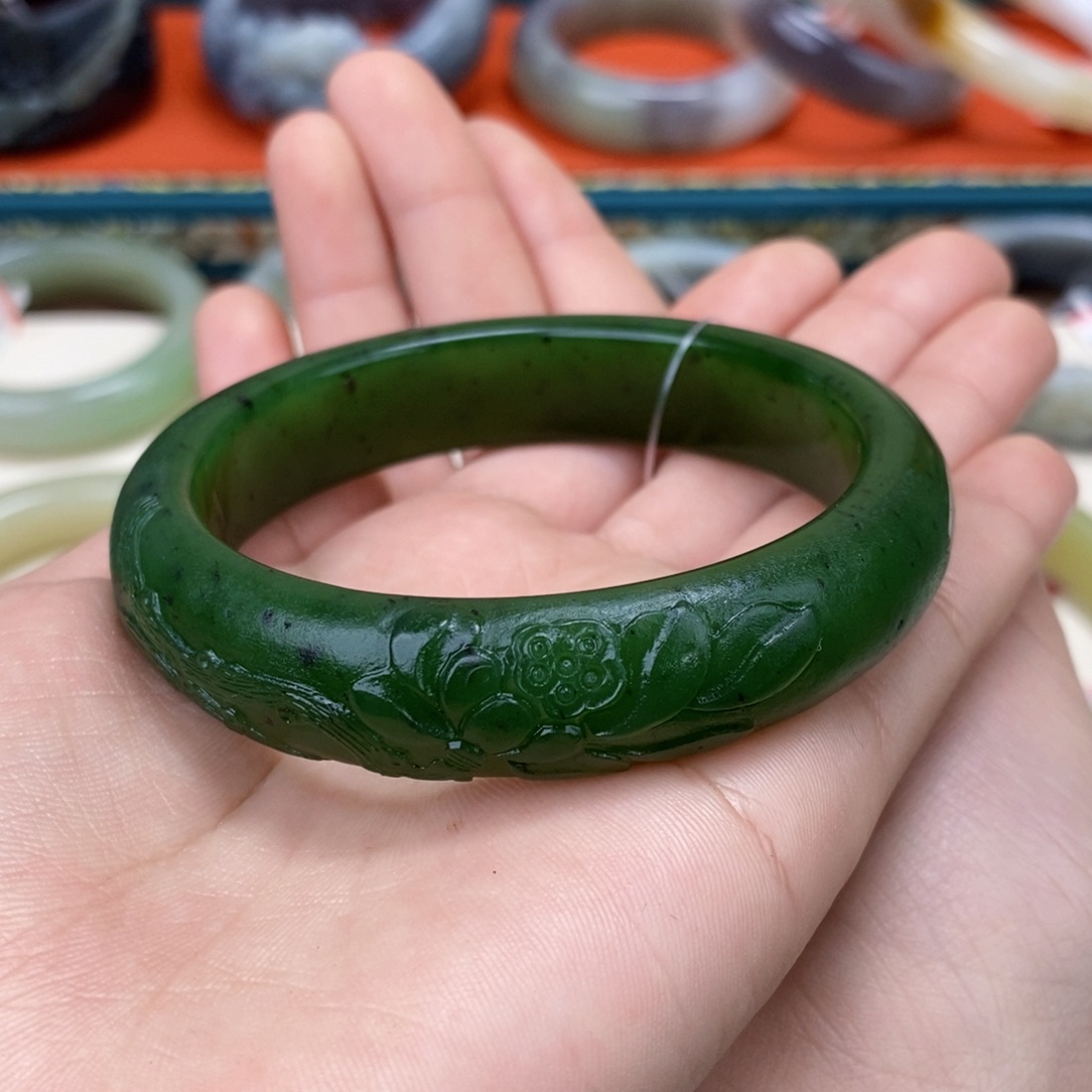 和田玉未镶嵌手镯 59.33