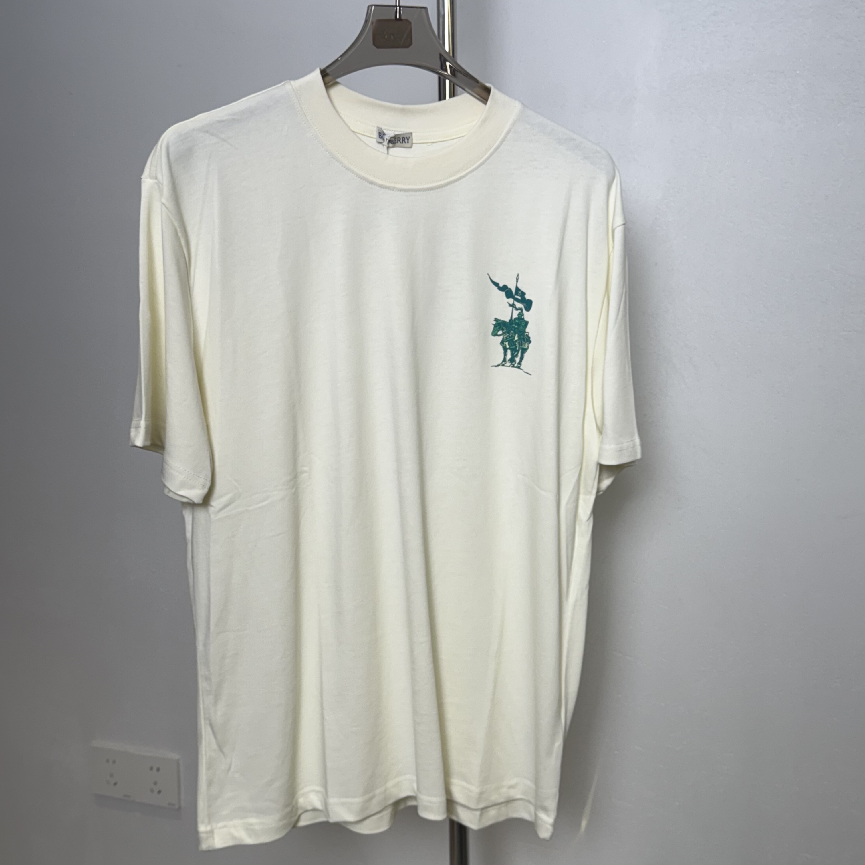 99新 BURBERRY/博柏利 米白印花战马T恤 bb101