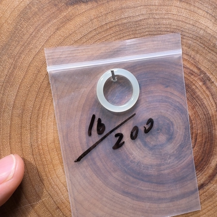 唠***丽和田玉未镶嵌颈饰