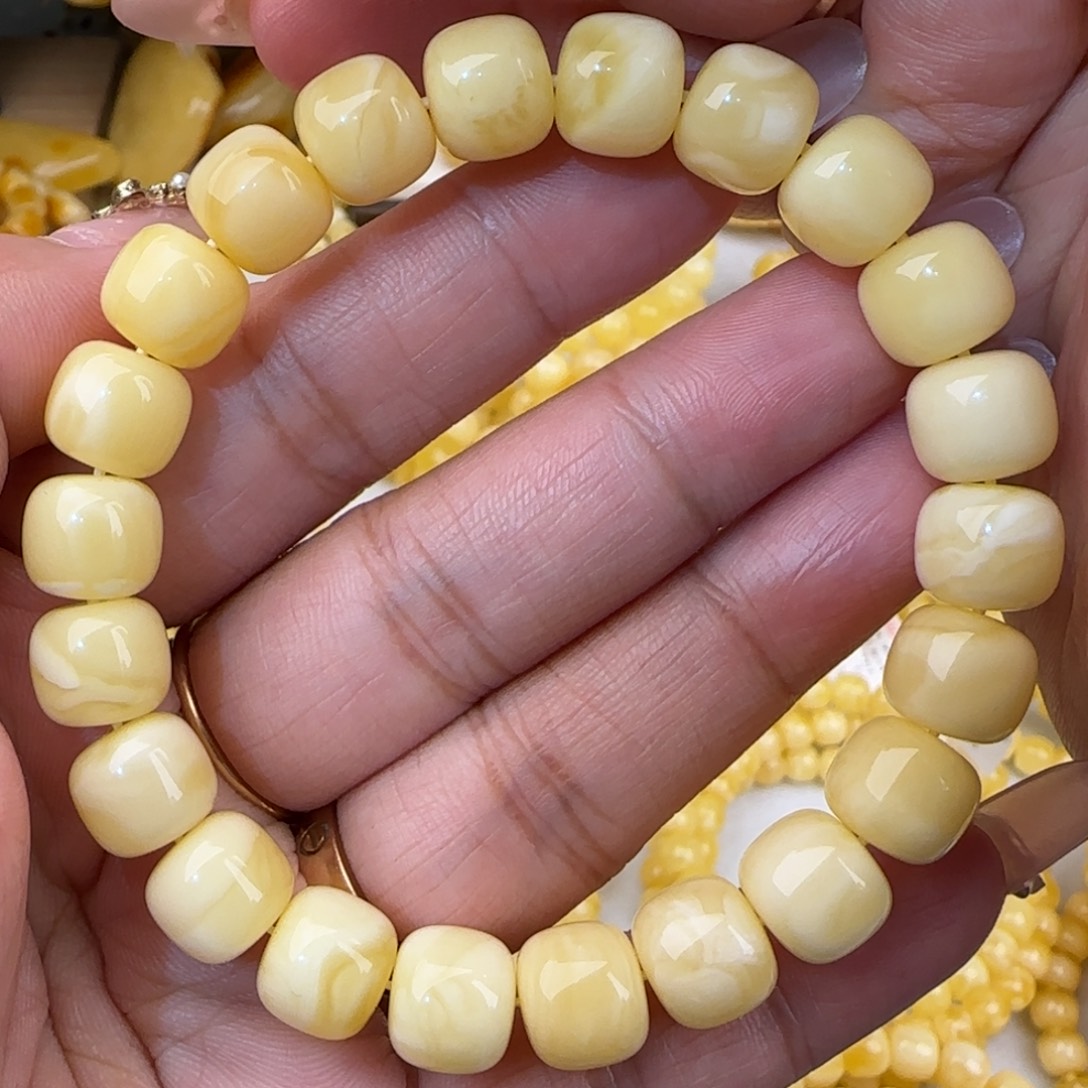 蜜蜡未镶嵌手链浓白老型手串