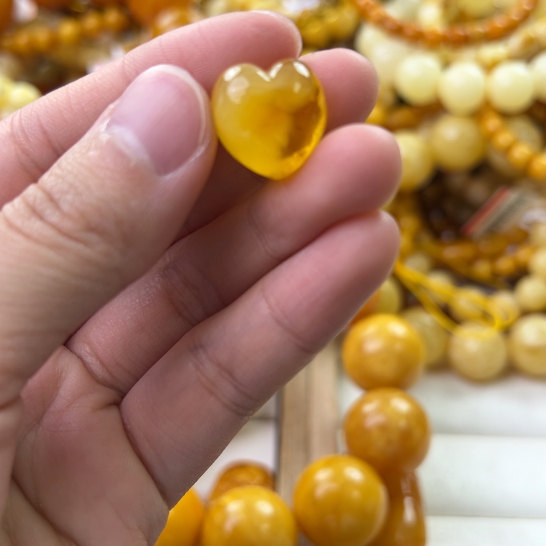 琥珀珠宝奇石未镶嵌