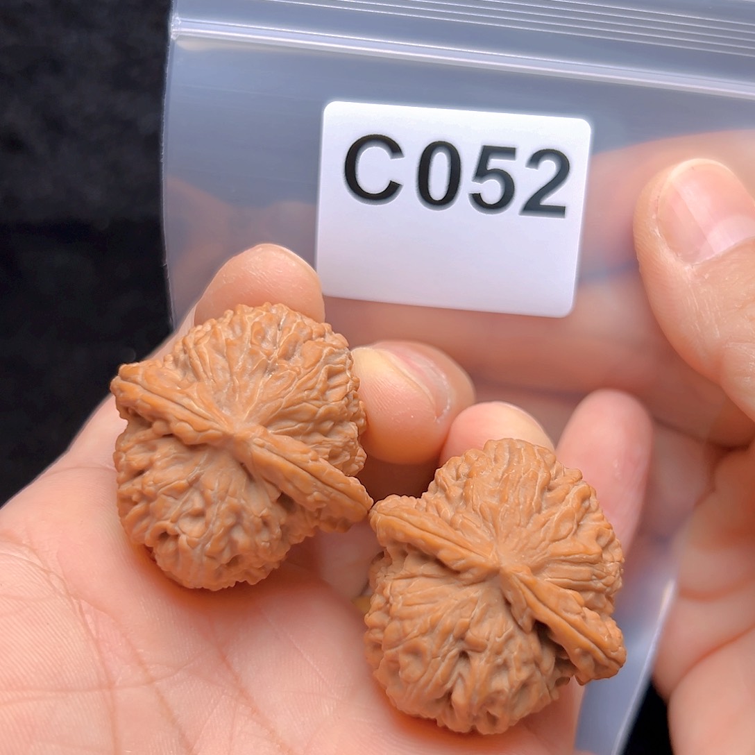 文玩核桃吊坠38三角白