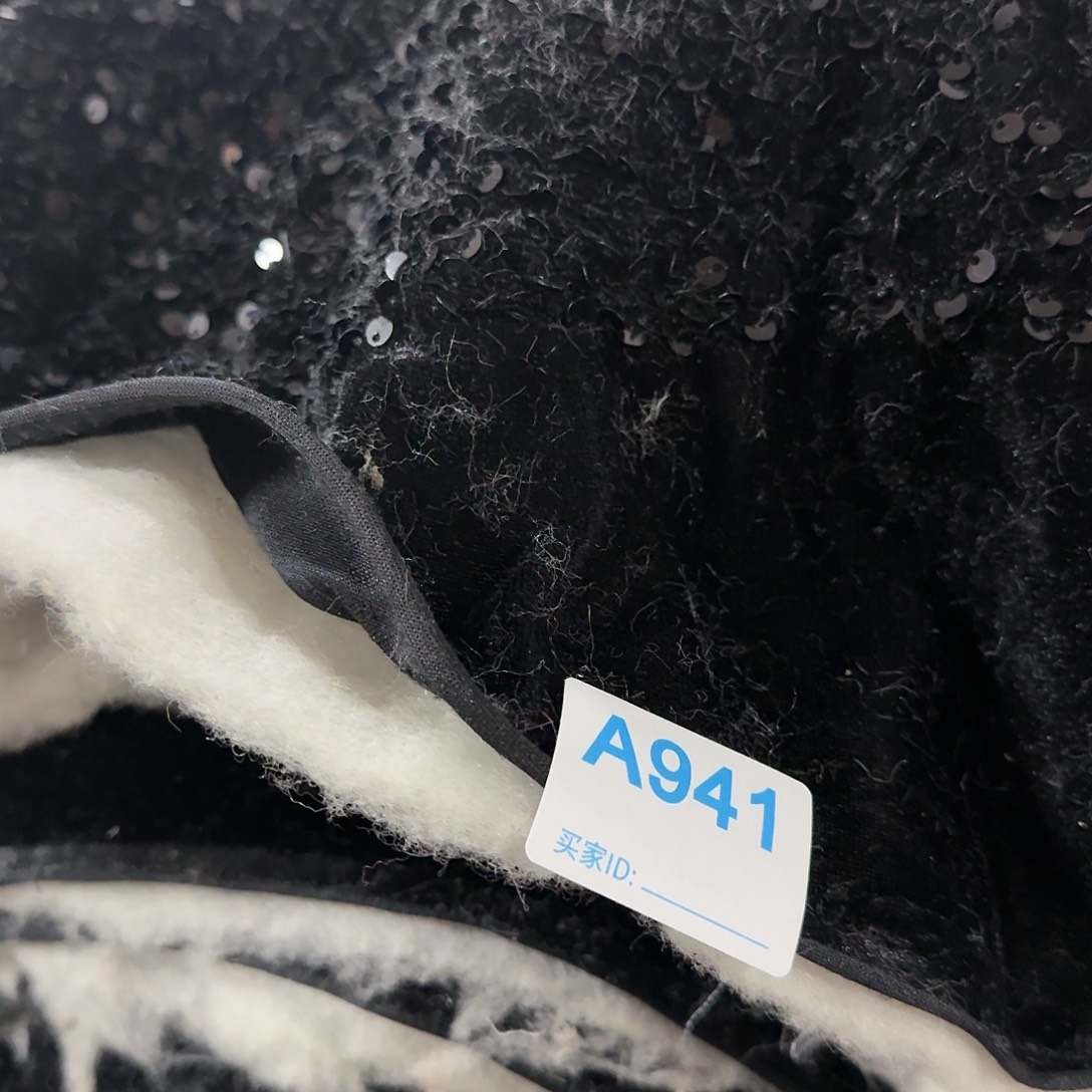 黑色韩国绒亮片加棉16元2米941