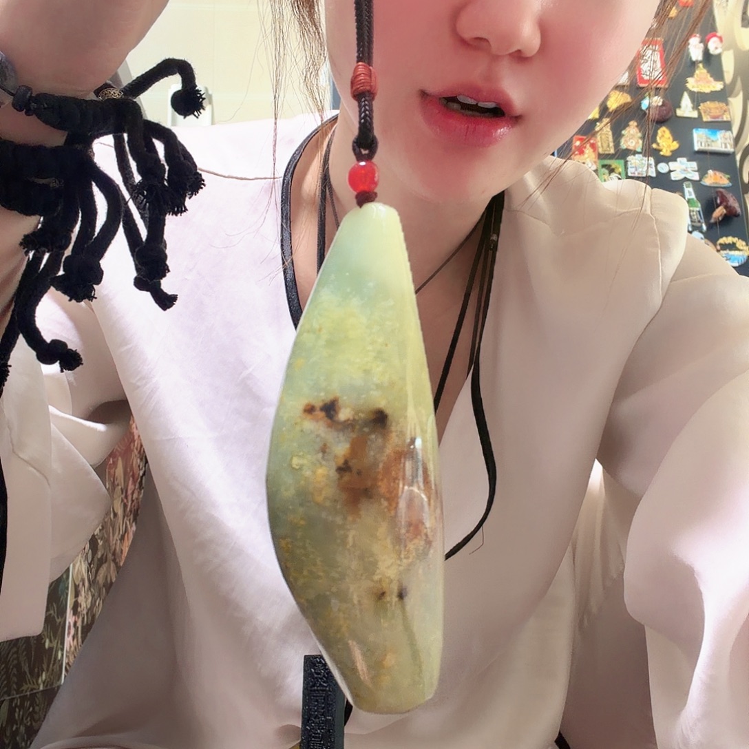 岫玉未镶嵌手把件原石