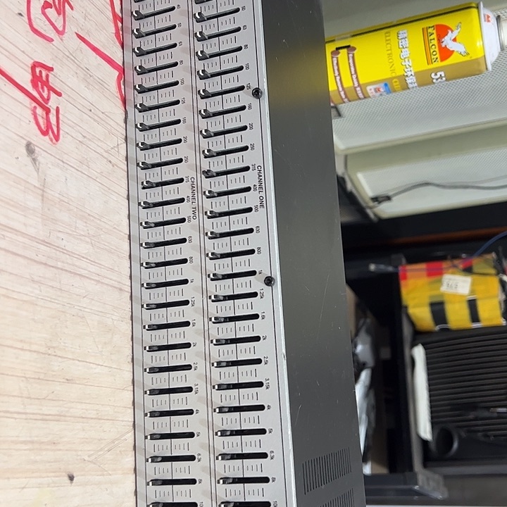 8新均衡器一台 没有线材 包邮