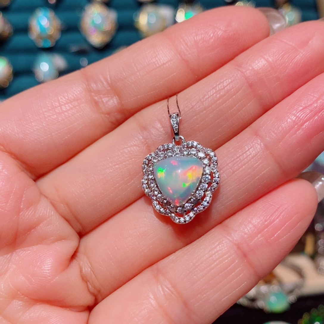 欧泊欧泊吊坠银S925镶嵌