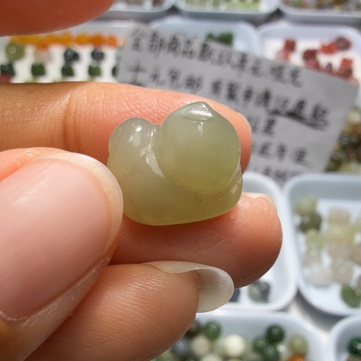 和田玉未镶嵌珠宝奇石
