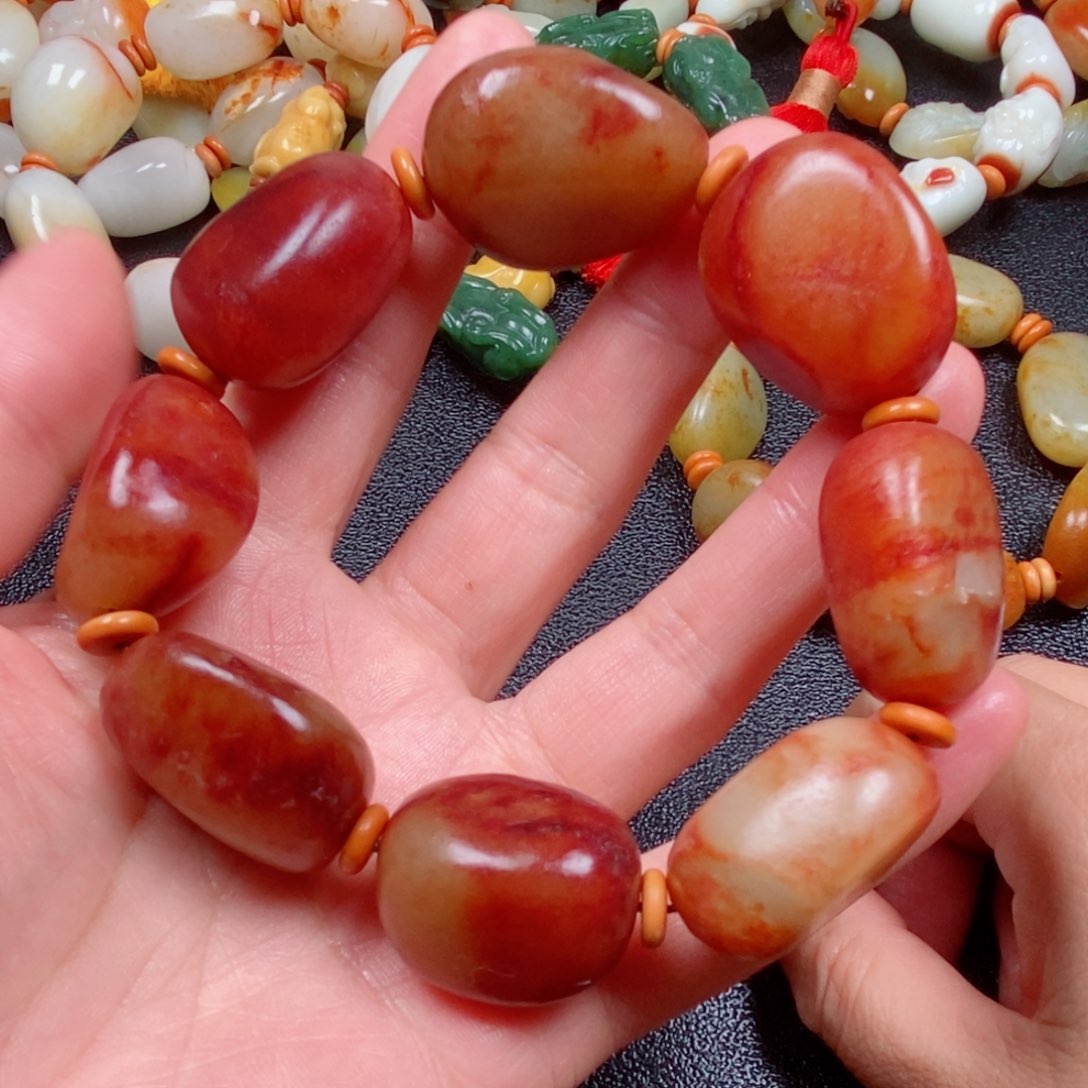 路****和田玉未镶嵌颈饰