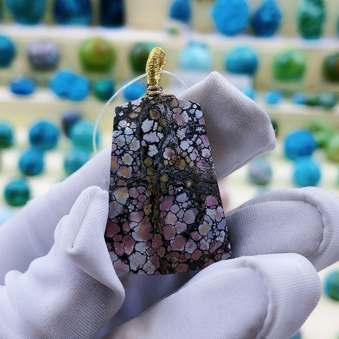 绿松石颈饰未镶嵌