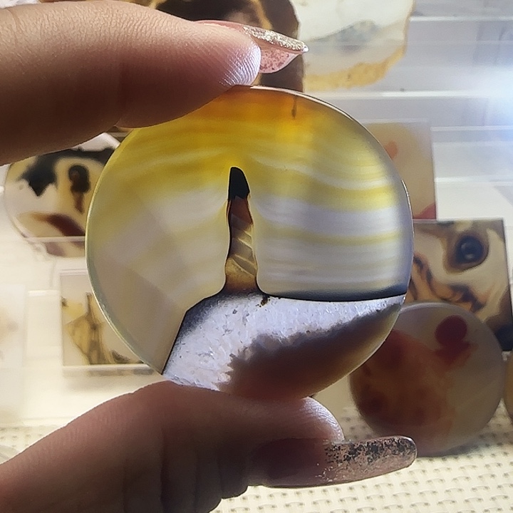 玛瑙/玉髓未镶嵌珠宝奇石