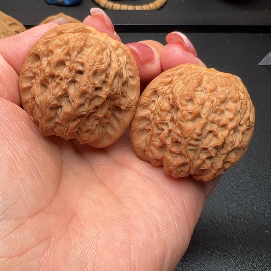 文玩核桃吊坠血麒麟41