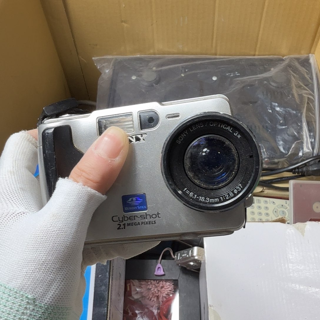 阿***吧中古商品，瑕疵品，不保好坏。816