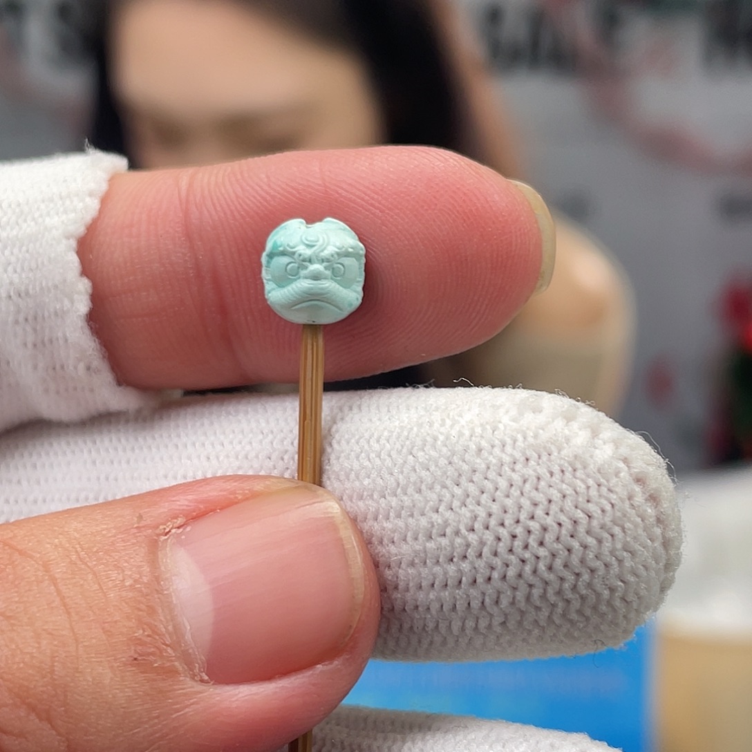 绿松石未镶嵌挂件