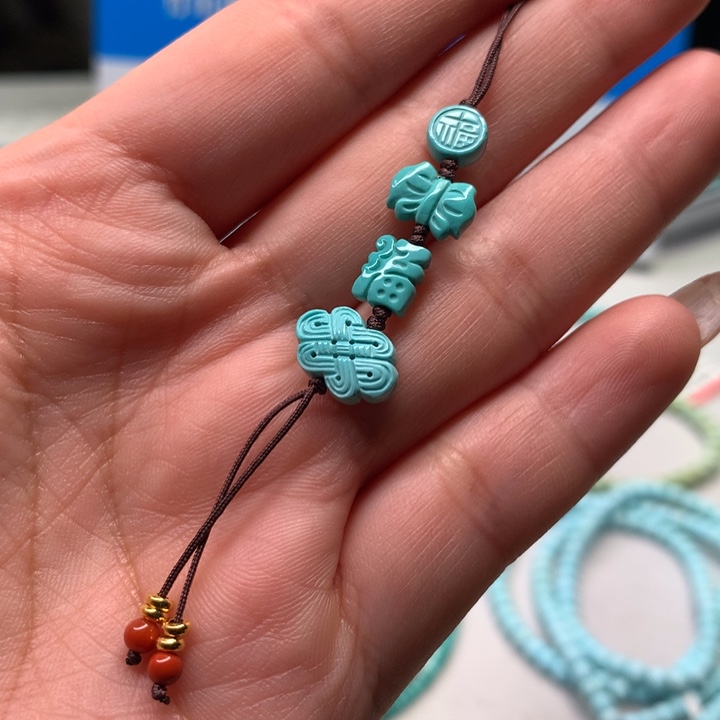 绿松石配饰未镶嵌