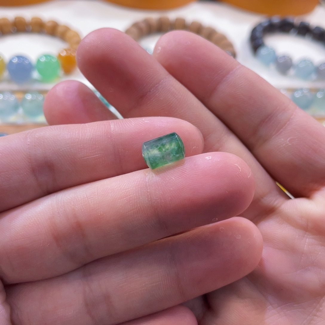 翡翠手链未镶嵌绿桶