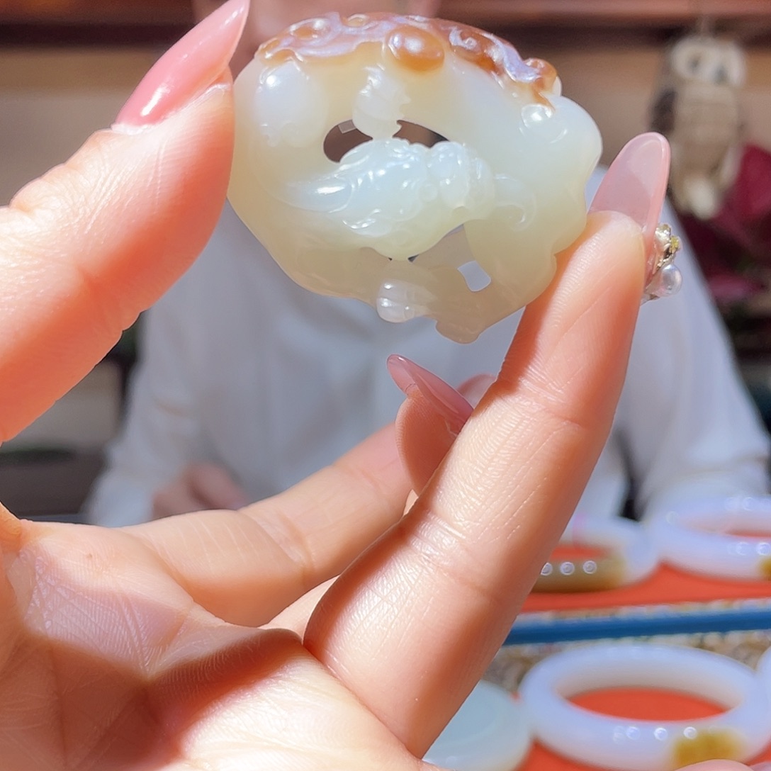 和田玉（糖玉）未镶嵌颈饰