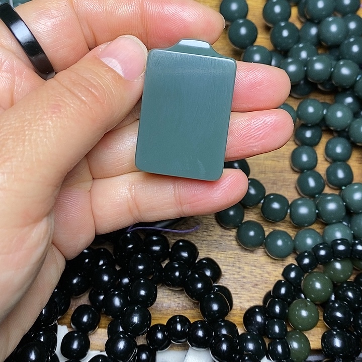 和田玉（青玉）未镶嵌颈饰和田玉青海格尔木瓦蓝牌子