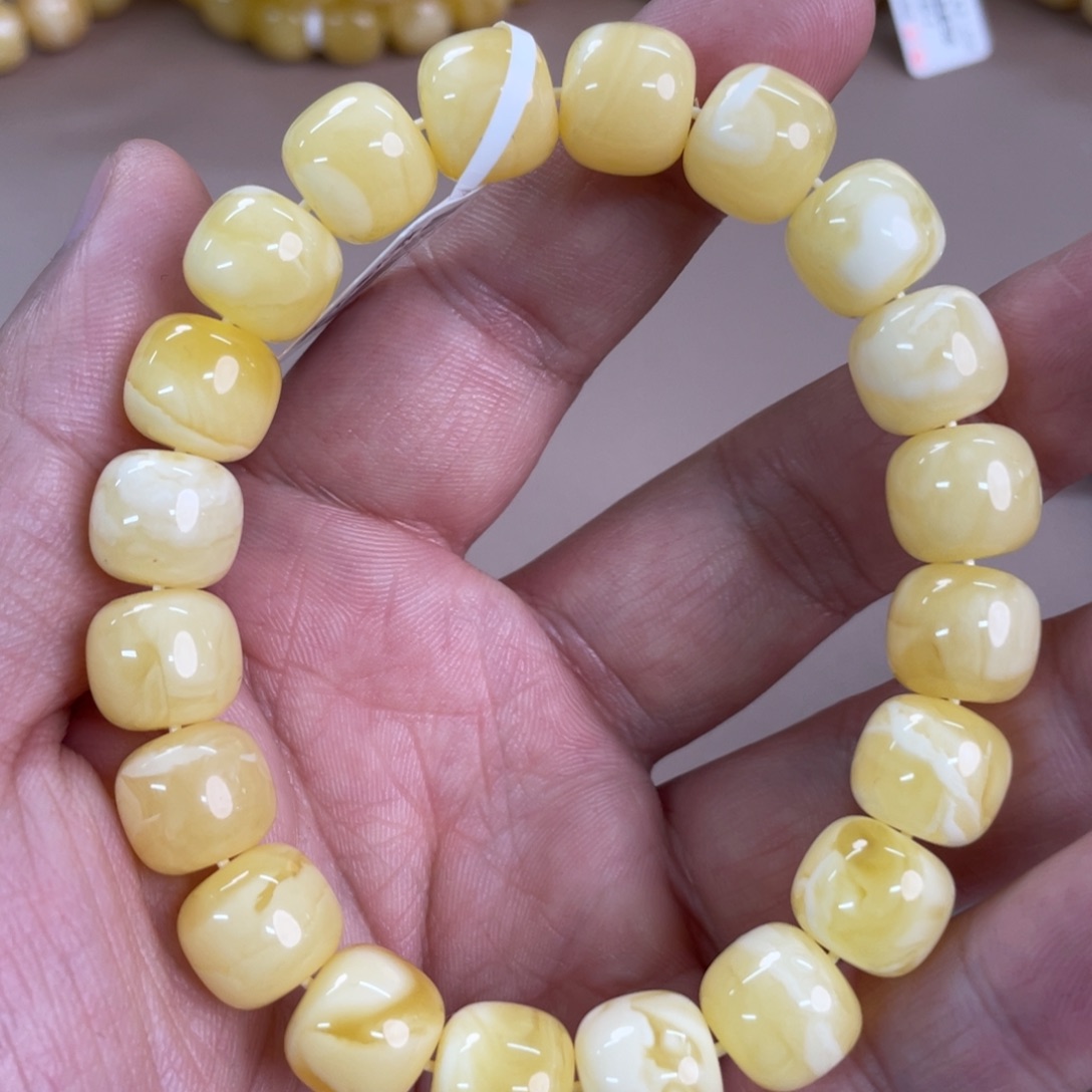 琥珀裸石未镶嵌0240000000