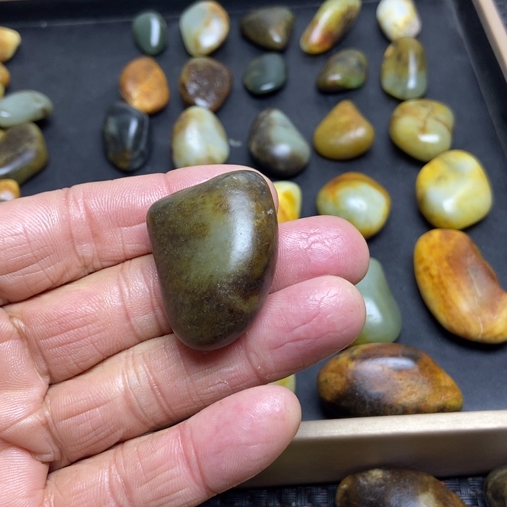 许***强和田玉（糖玉）未镶嵌珠宝奇石