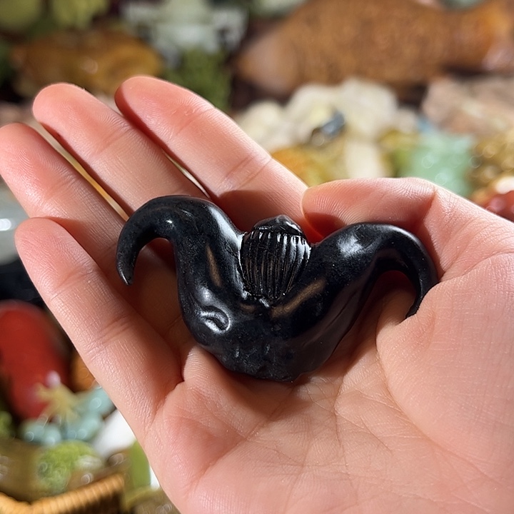 用***.蛇纹石玉未镶嵌珠宝半成品