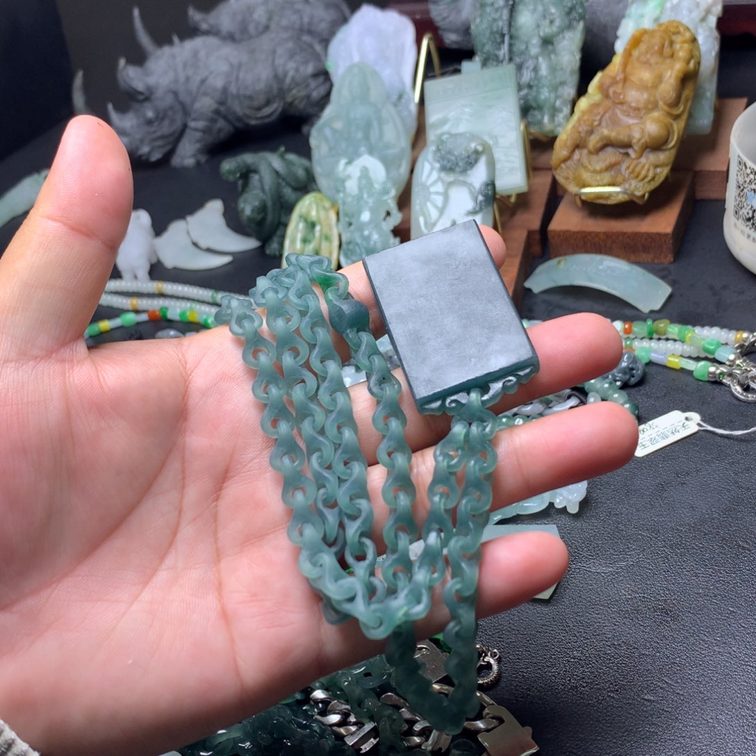 瑞***，定制翡翠未镶嵌翡翠