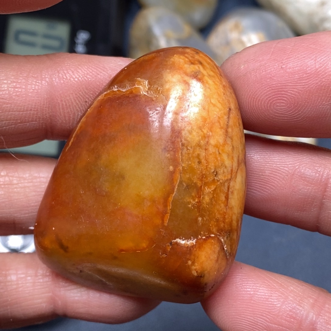 和田玉挂件足铂镶嵌