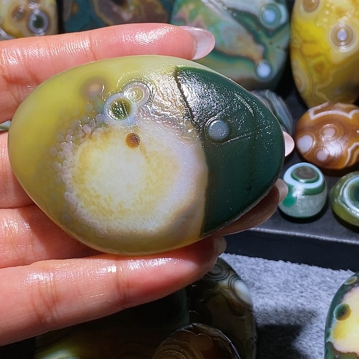 玛瑙/玉髓未镶嵌珠宝奇石86