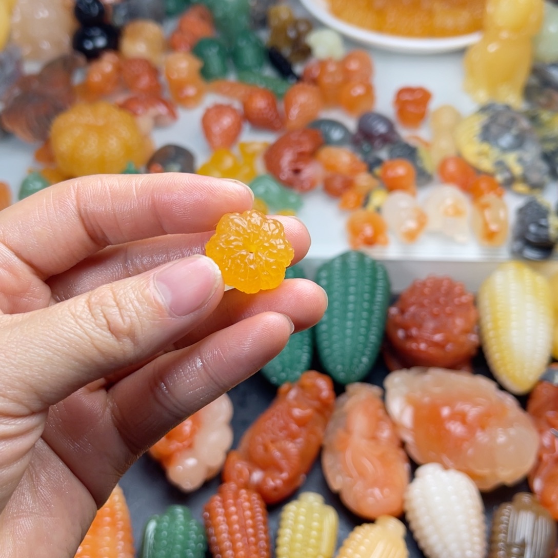 @***子石英质玉（金丝玉）未镶嵌颈饰