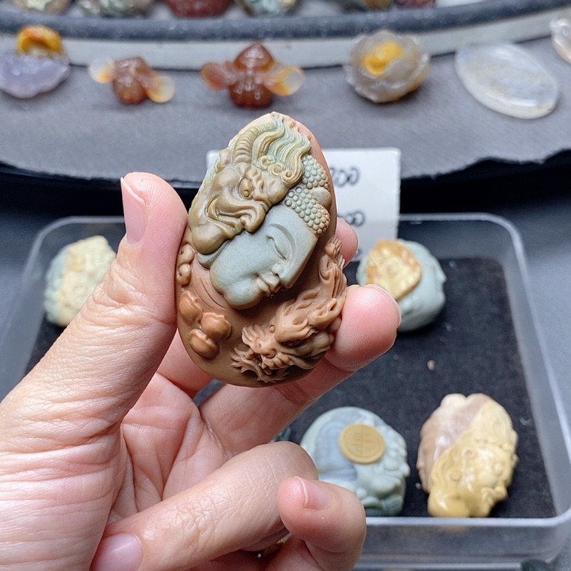 【闪购商品】定制石英质玉吊坠未镶嵌