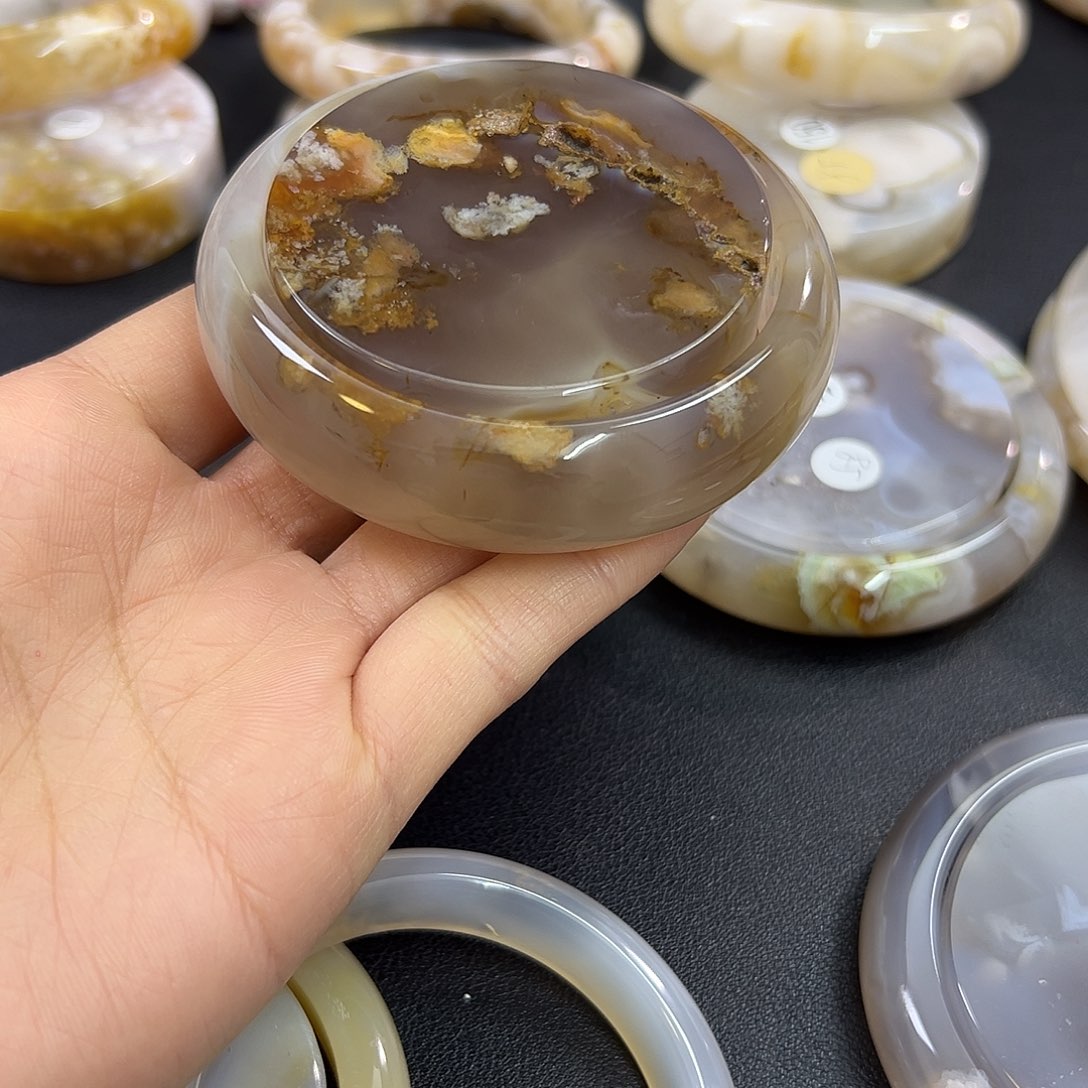 玛瑙/玉髓手镯未镶嵌G*啵