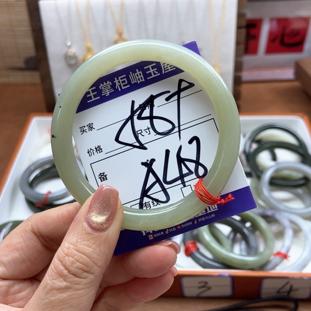 和田玉手镯手镯未镶嵌