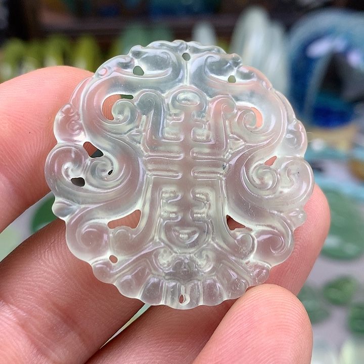 蛇纹石玉挂坠未镶嵌