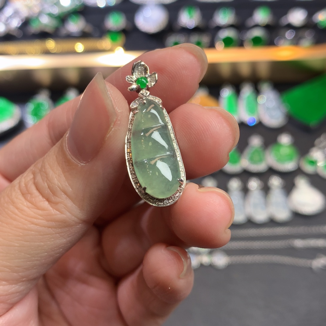 翡翠吊坠(不含链)18K金镶嵌