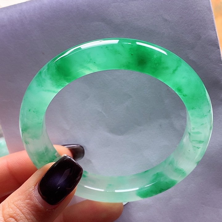 酮***士石英质玉未镶嵌手镯