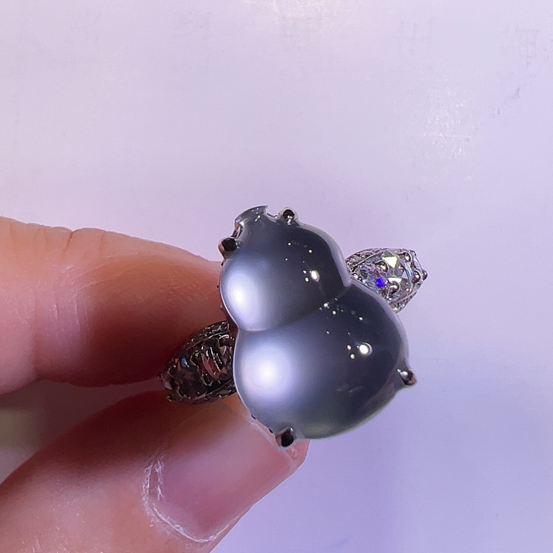 翡翠18K金镶嵌戒指