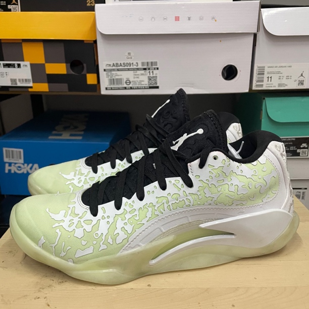 41码/锡安3 白黄/51437/篮球鞋/95新无原盒/DR0676-110
