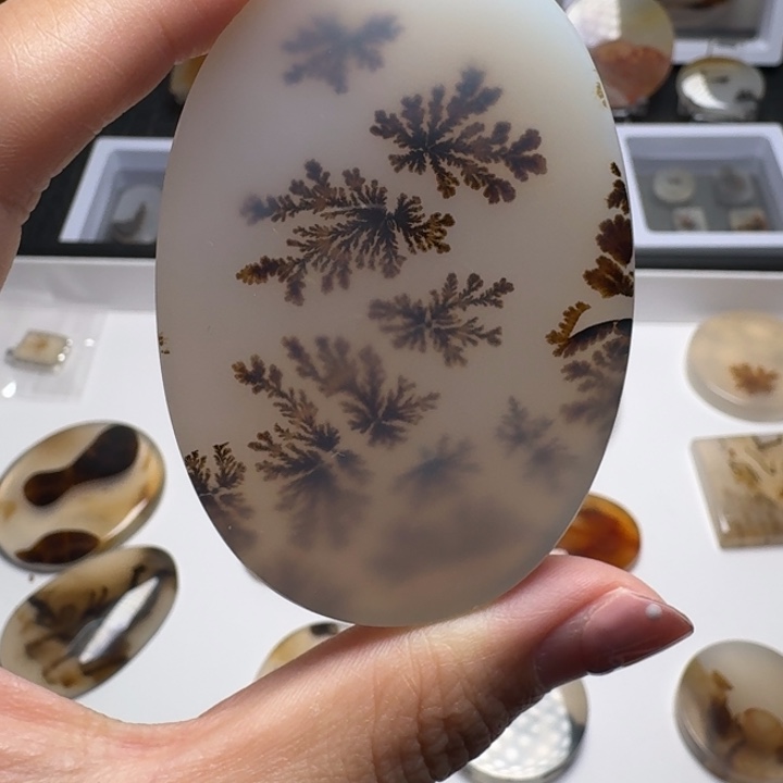 玛瑙/玉髓未镶嵌珠宝奇石