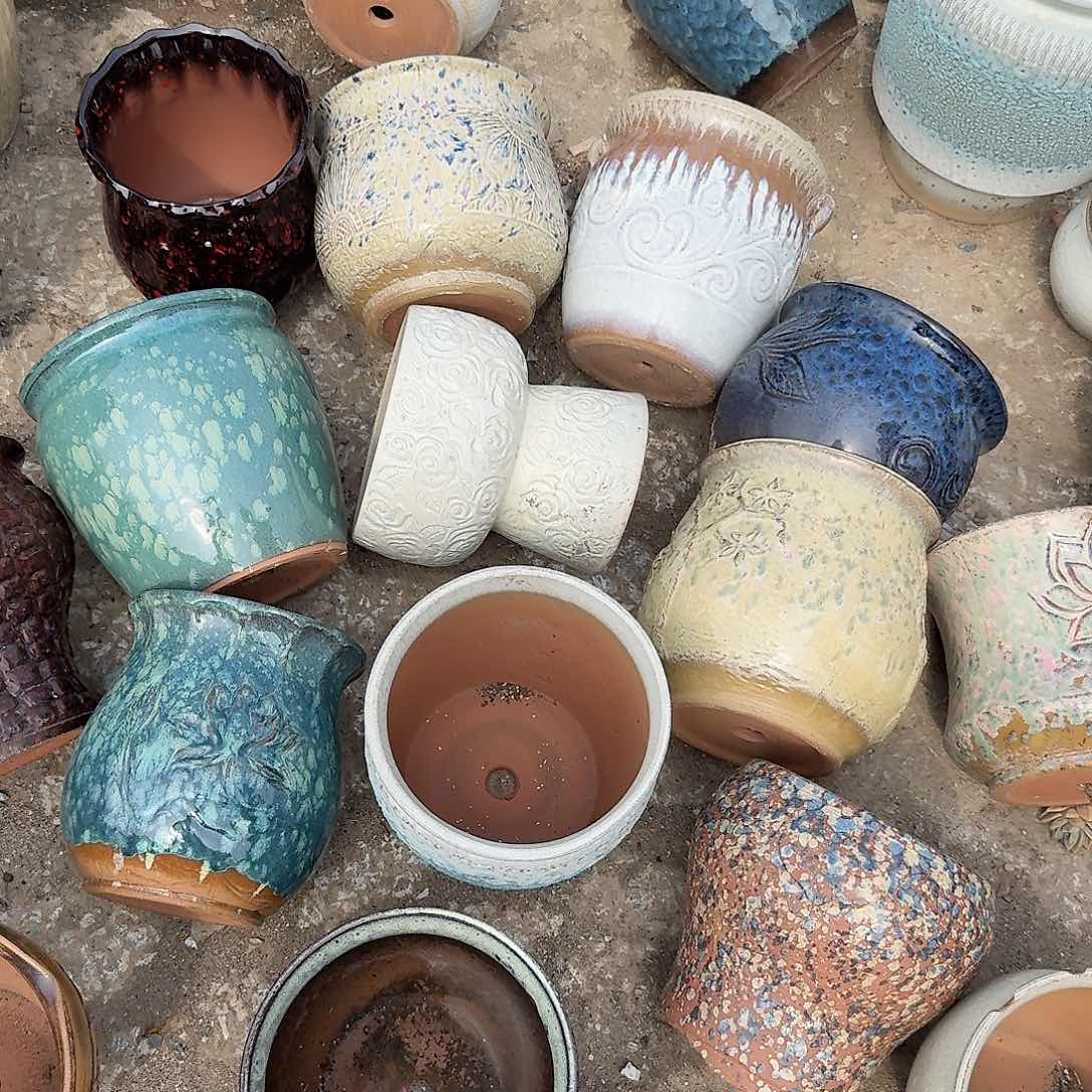 紫砂花盆口18高18左右瑕疵颜色款式随机发两个！