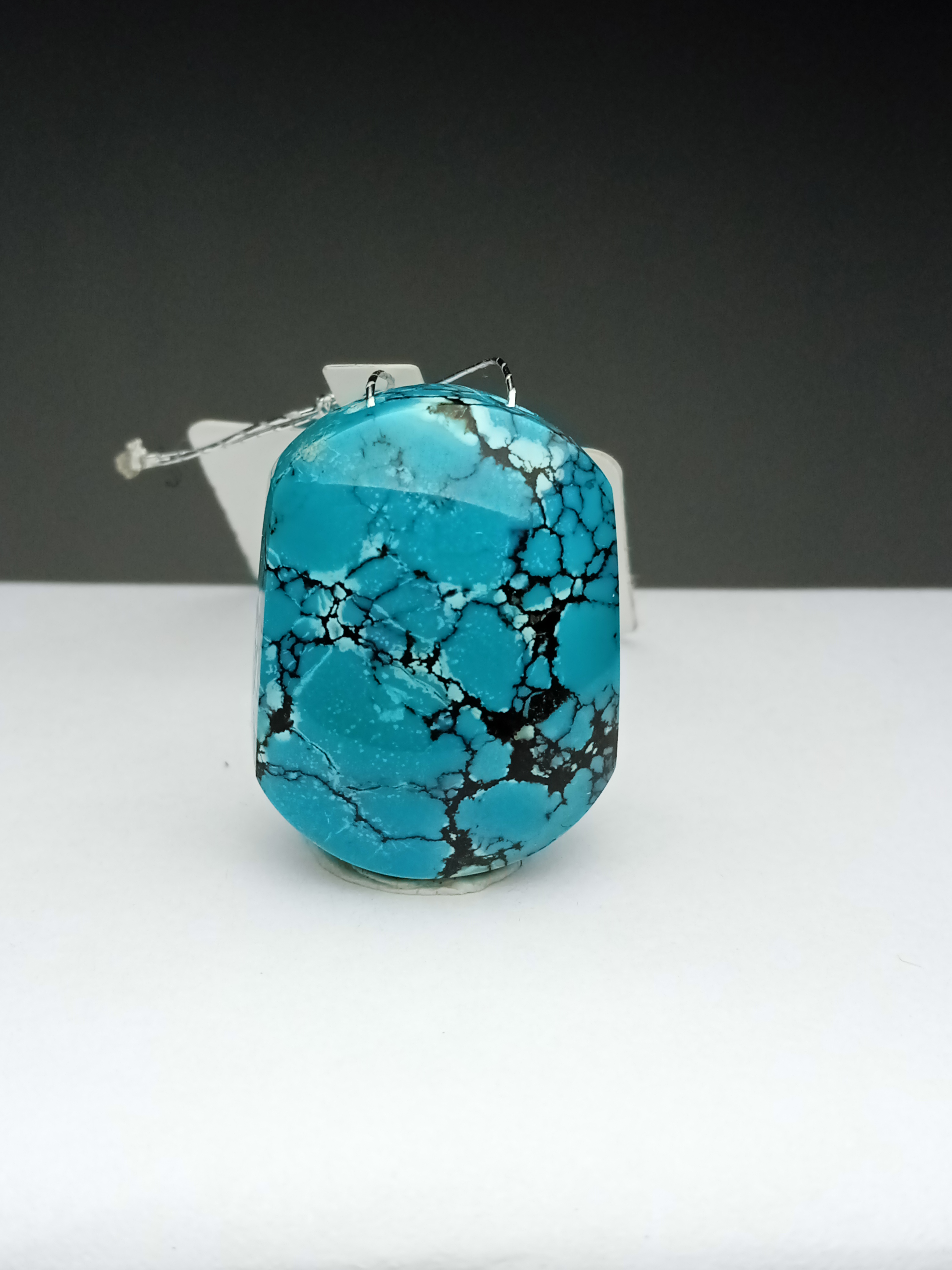 原矿绿松石配饰：23.3*17.6*12.4mm 8.9克