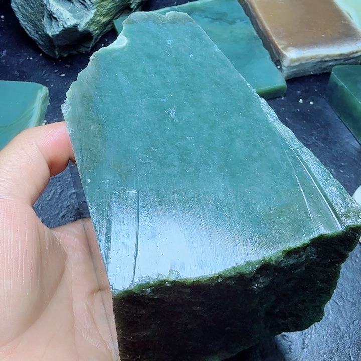 和田玉（糖玉）未镶嵌珠宝奇石