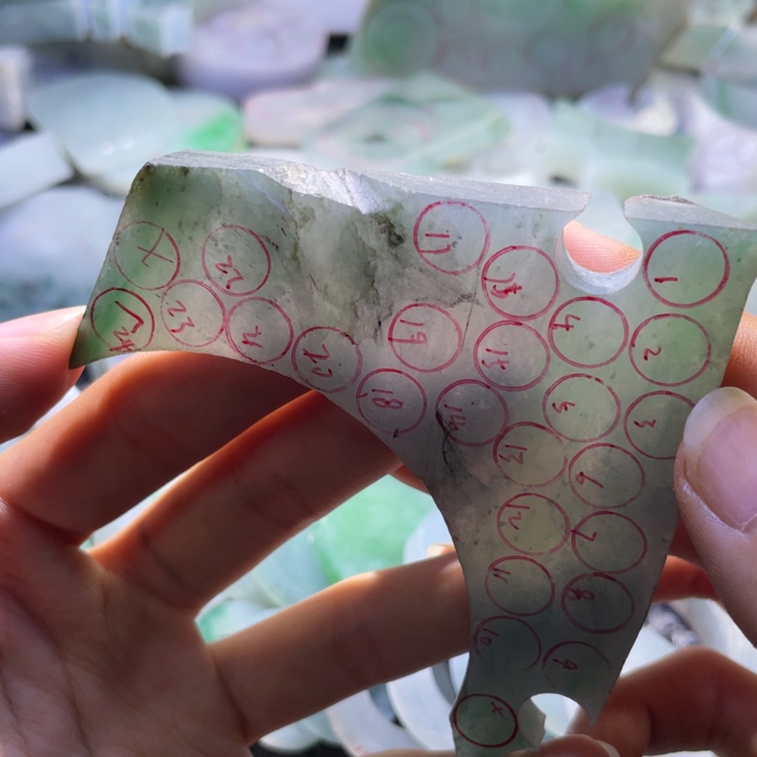 雲***栖定制翡翠未镶嵌翡翠