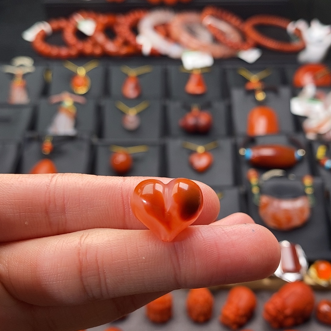 南红玛瑙未镶嵌四川凉山屁桃