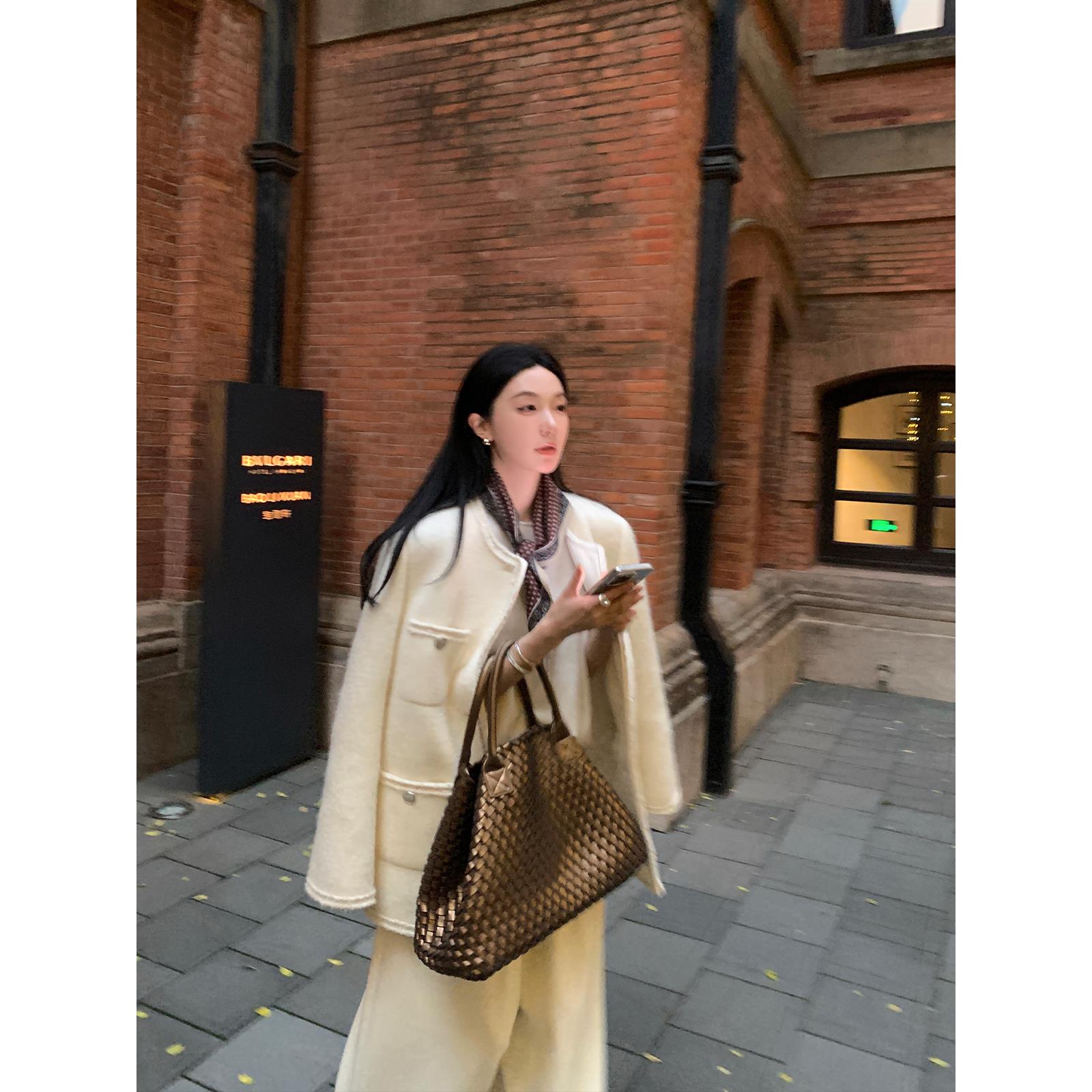区区欧阳大师工坊 千金日报羊毛小香风外套女冬季新款加厚高级感