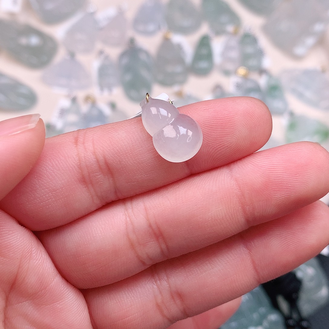 翡翠颈饰18K金镶嵌冰胶葫芦