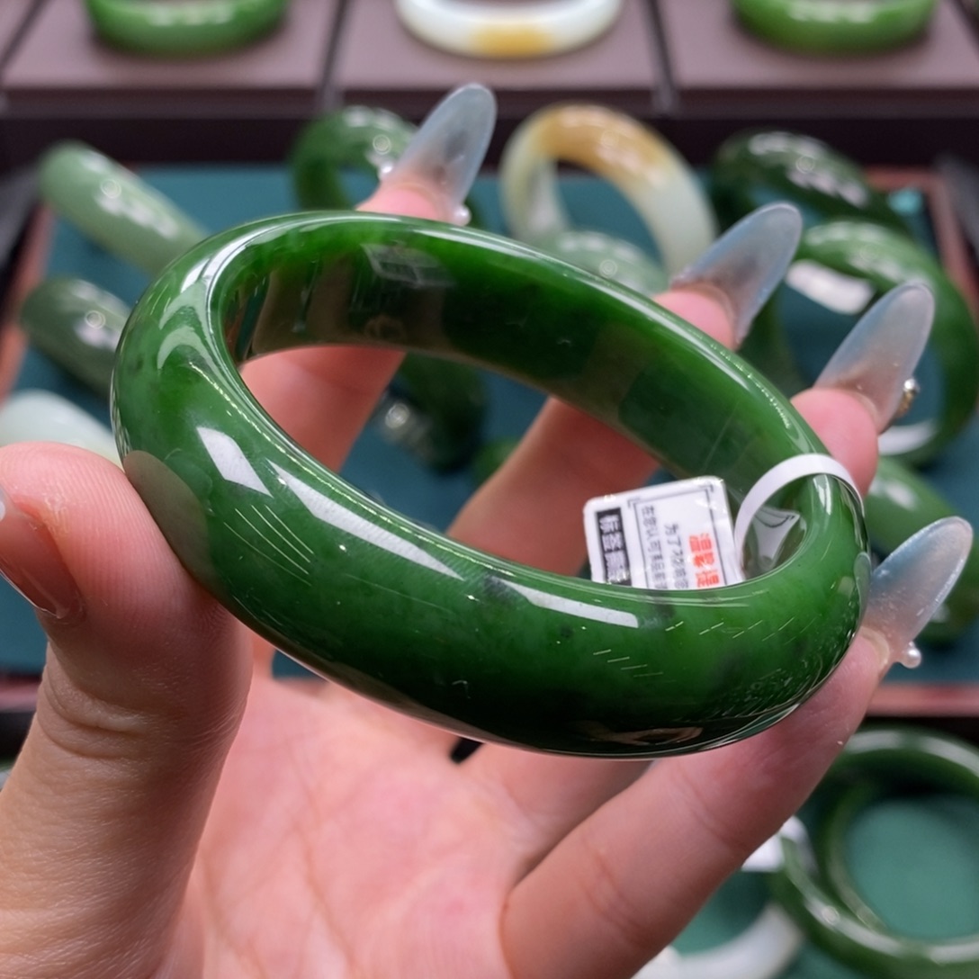 和田玉（碧玉）未镶嵌手镯5657