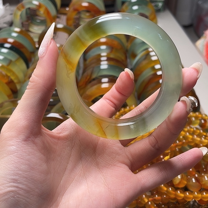 月***白蛇纹石玉未镶嵌手镯瑕疵53