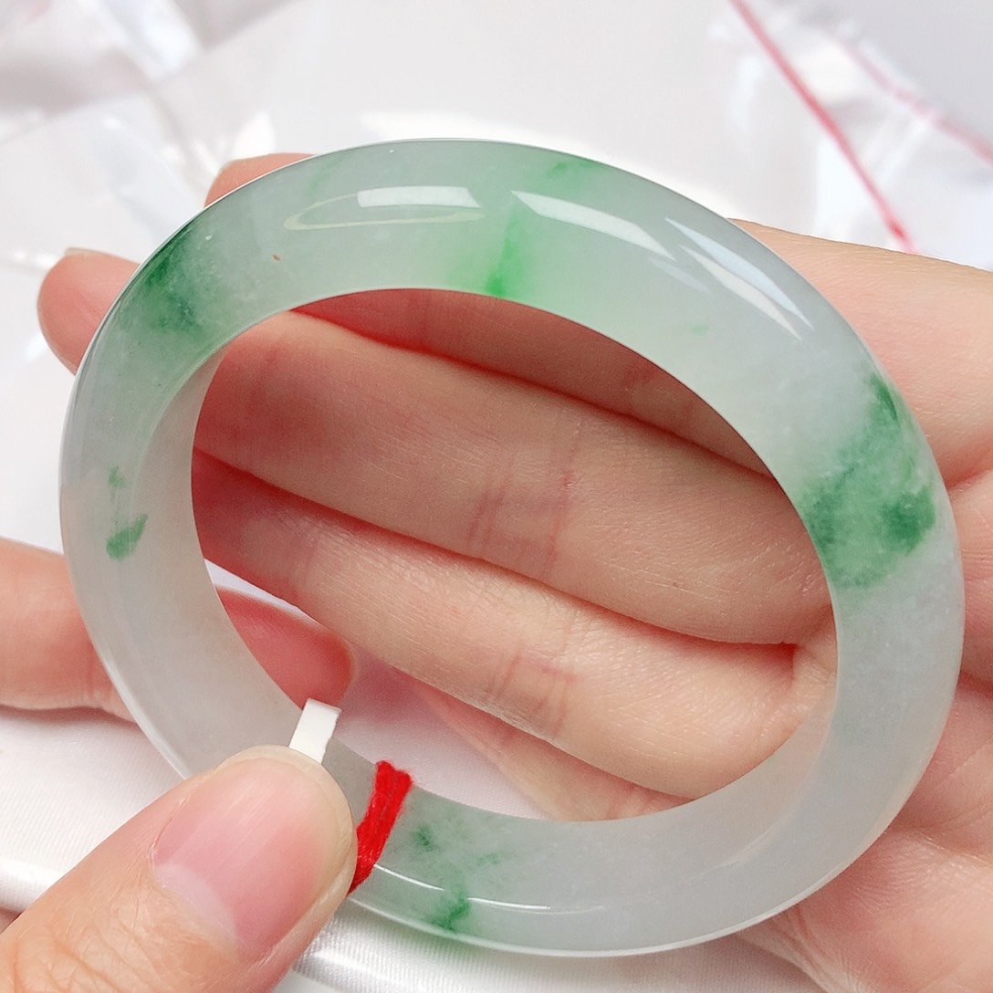 翡翠手镯未镶嵌抖音713