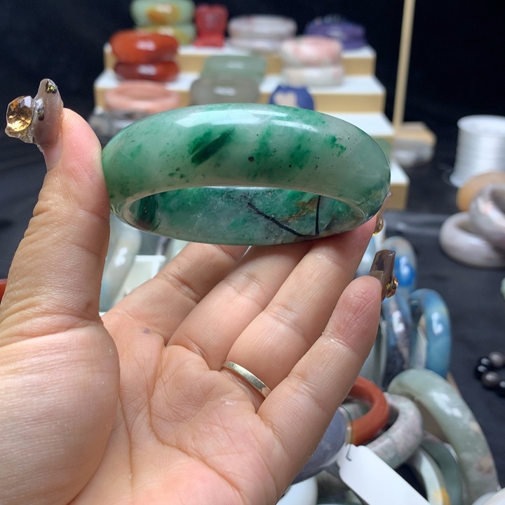 未镶嵌手镯石英质玉婷*